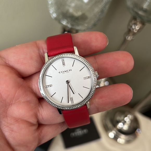 Beautiful ❤️ coach women watch - Picture 3 of 8